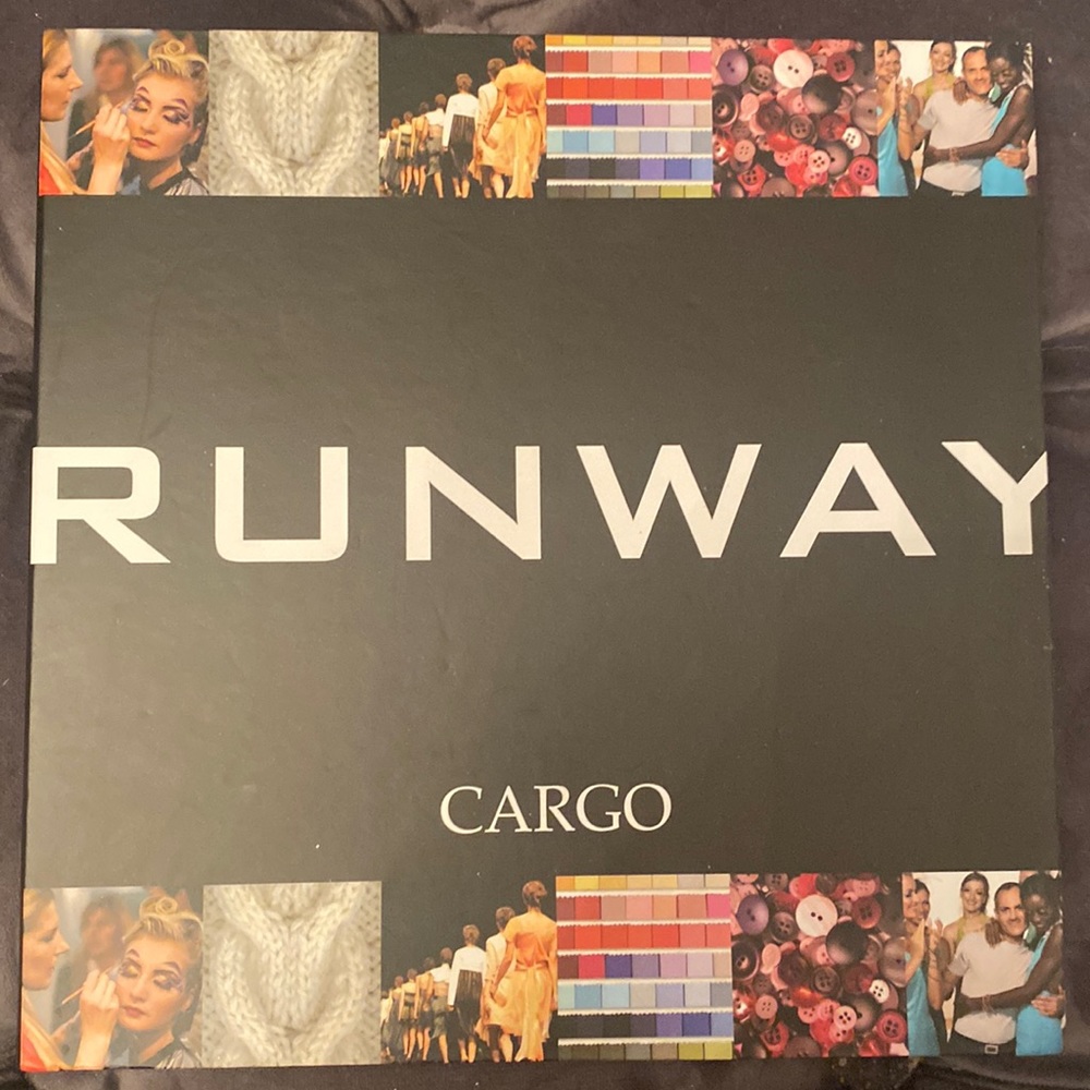 CARGO RUNWAY MAKEUP SET KIT NEW IN PACKAGE